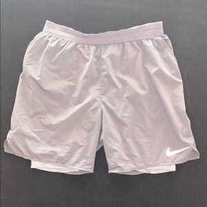 Nike Men's Athletic Shorts in Light Gray